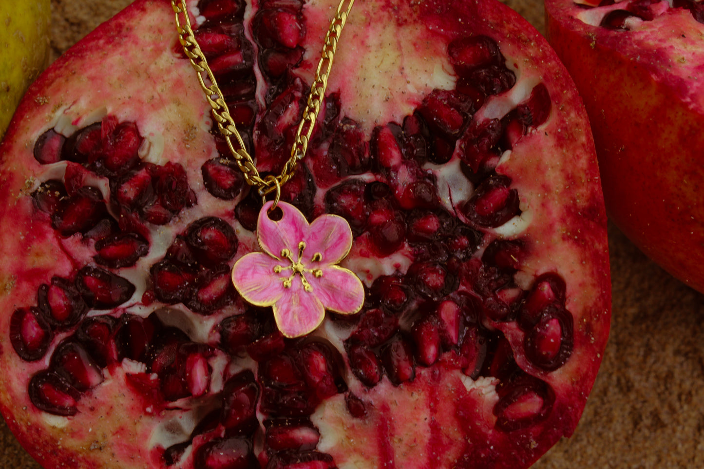 Hibi Flower Necklace